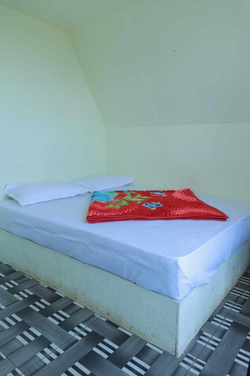 Rock Campers Hotel And Resort Chillithodu Esterno foto