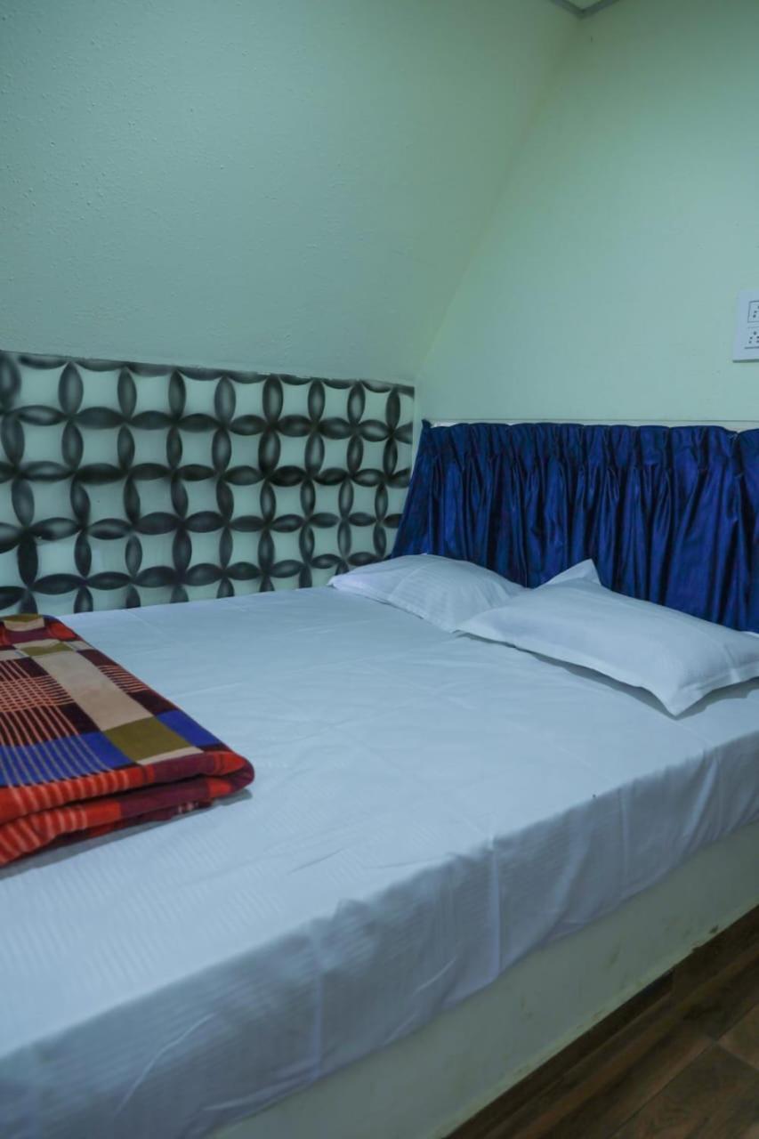 Rock Campers Hotel And Resort Chillithodu Esterno foto